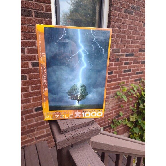 Eurographics Lightning Striking Tree - NEW - 1000 Piece Puzzle Sealed - Picture 1 of 6